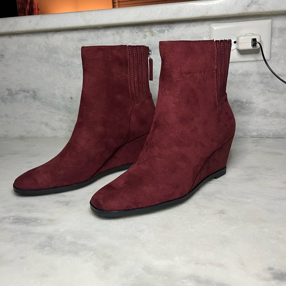 Dolce Vita Suede Booties (W10)